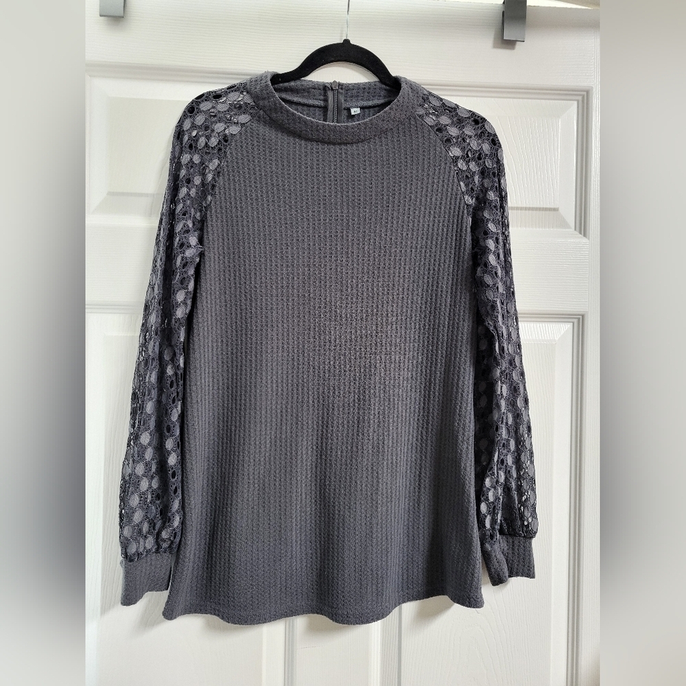 Womens Grey Waffle Knit Shirt With Lace Sleeves Size M